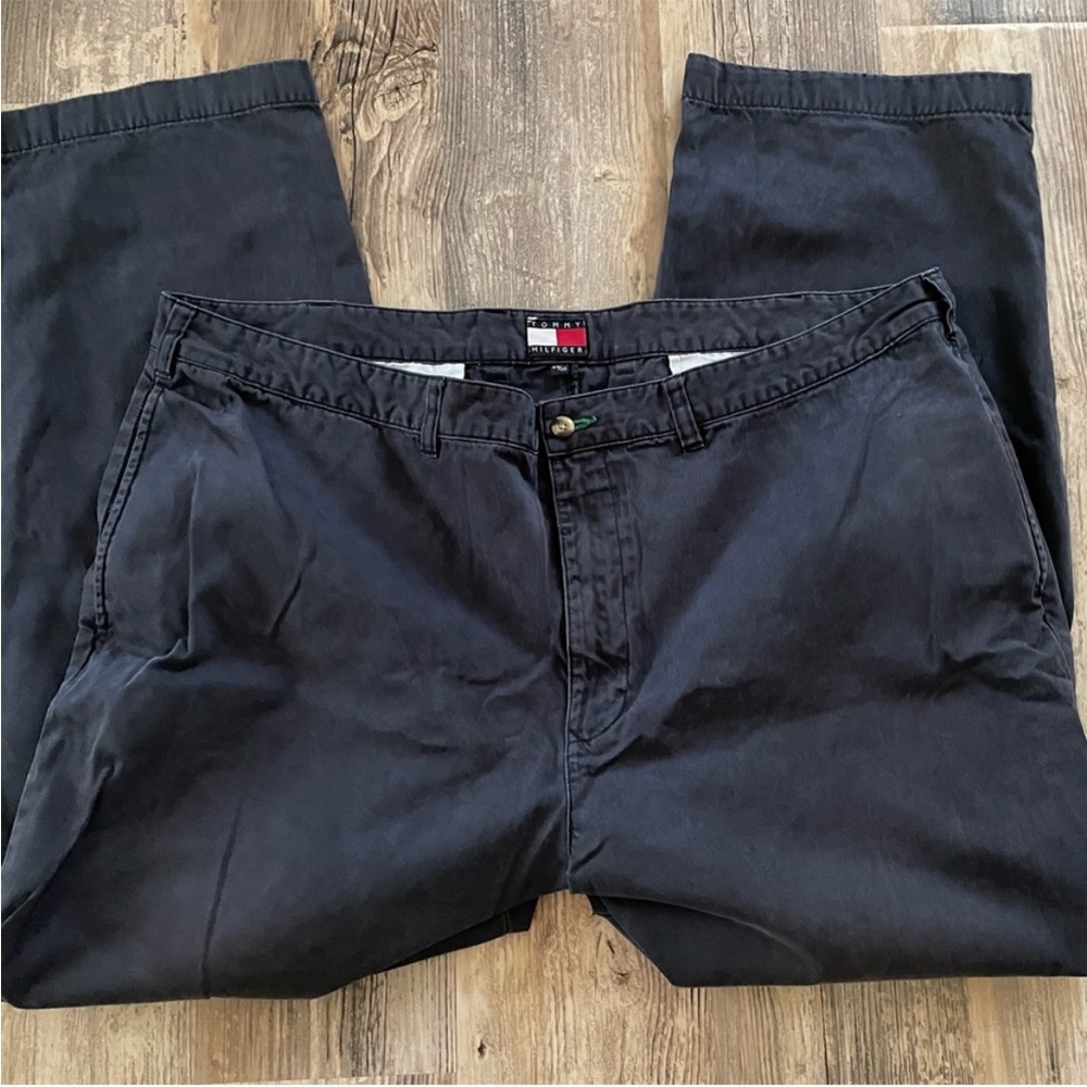 Tommy khakis